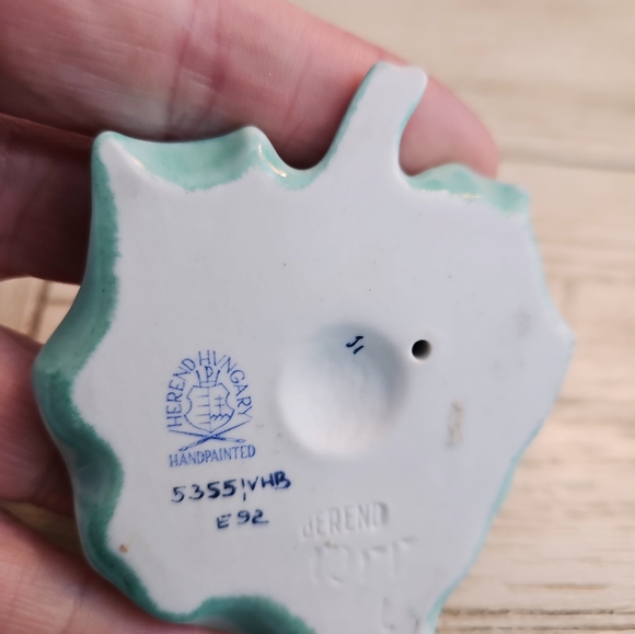 Herend Frog on Lily - Picture 4 of 5